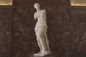 ikukids-musee-louvre-venus-milo-sculpture-antique-antiquite-oeuvre-art