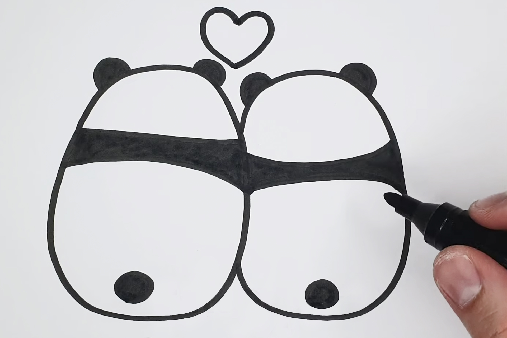 Vidéo - Apprends à dessiner deux pandas amoureux - ikukids